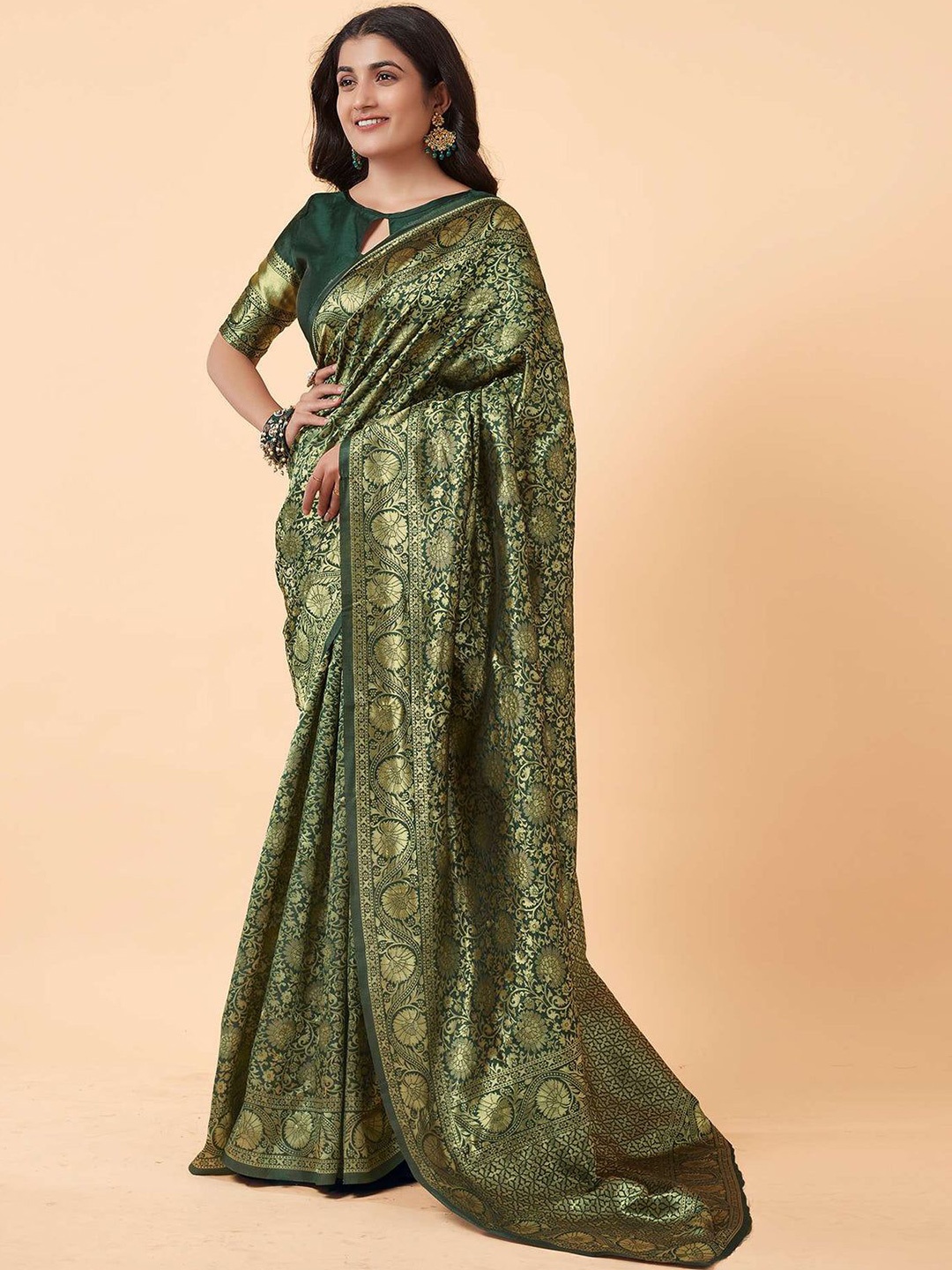 

DIVASTRI Woven Design Zari Banarasi Saree, Green