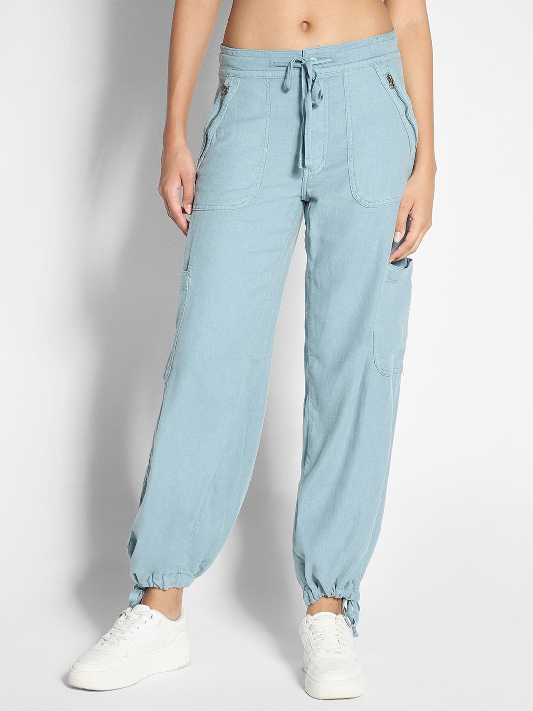 

AMERICAN EAGLE OUTFITTERS Women Mid-Rise Regular Fit Joggers Trousers, Blue