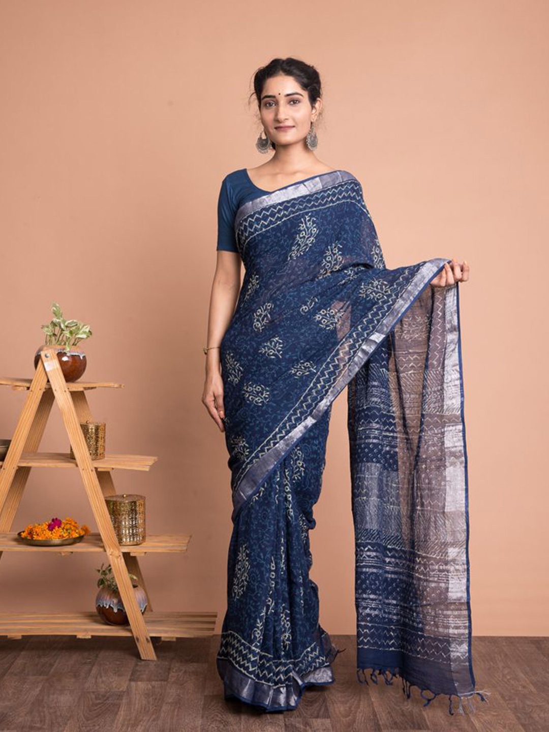 

Kishori Sarees Floral Zari Saree, Blue