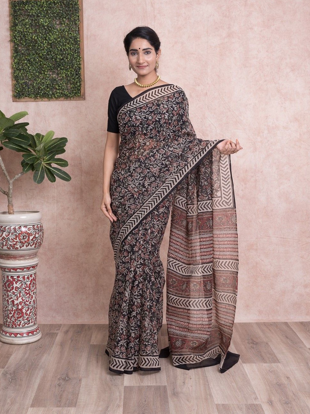 

Kishori Sarees Floral Kota Saree, Black