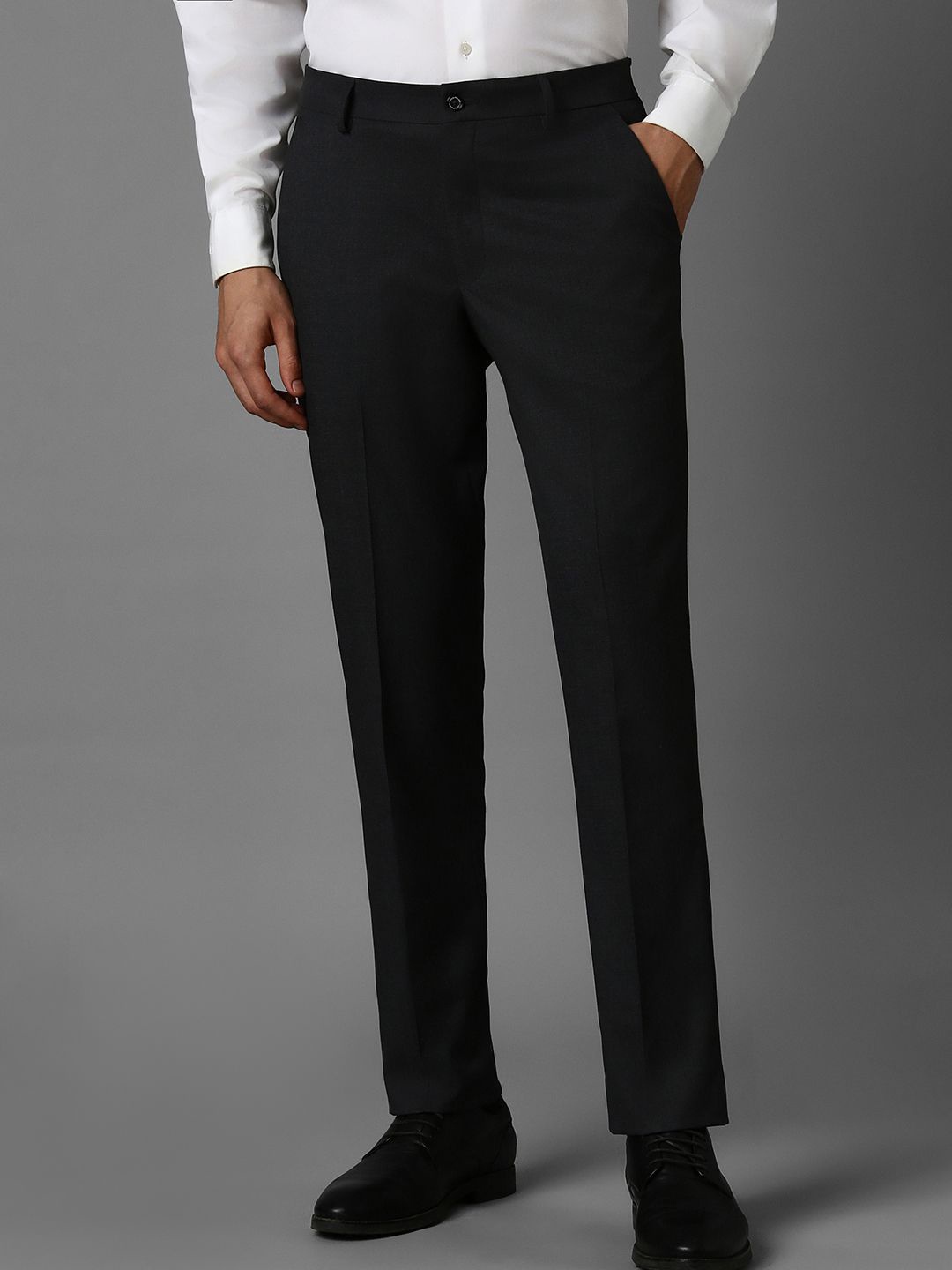 

Louis Philippe Men Slim Fit Trousers, Black