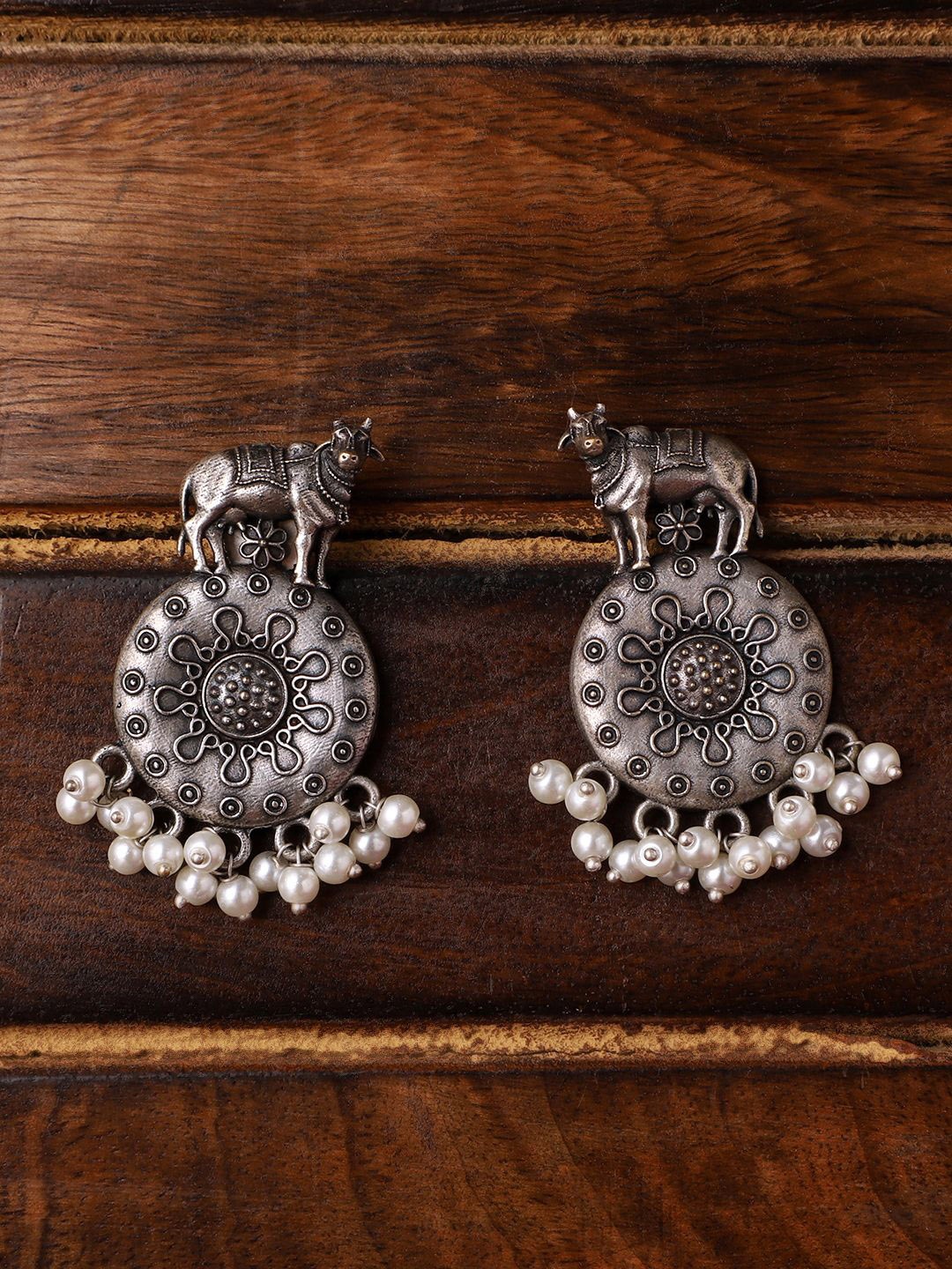 

VENI Contemporary Studs Earrings, Silver
