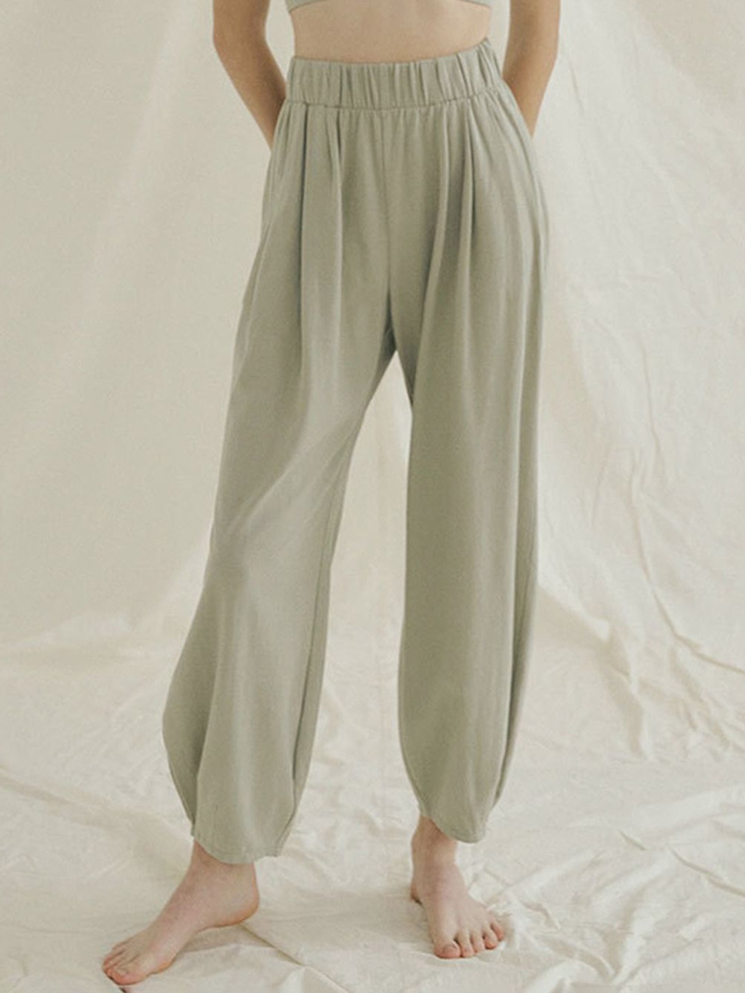 

LULU & SKY Pleated Mid-Rise Lounge Pant, Green