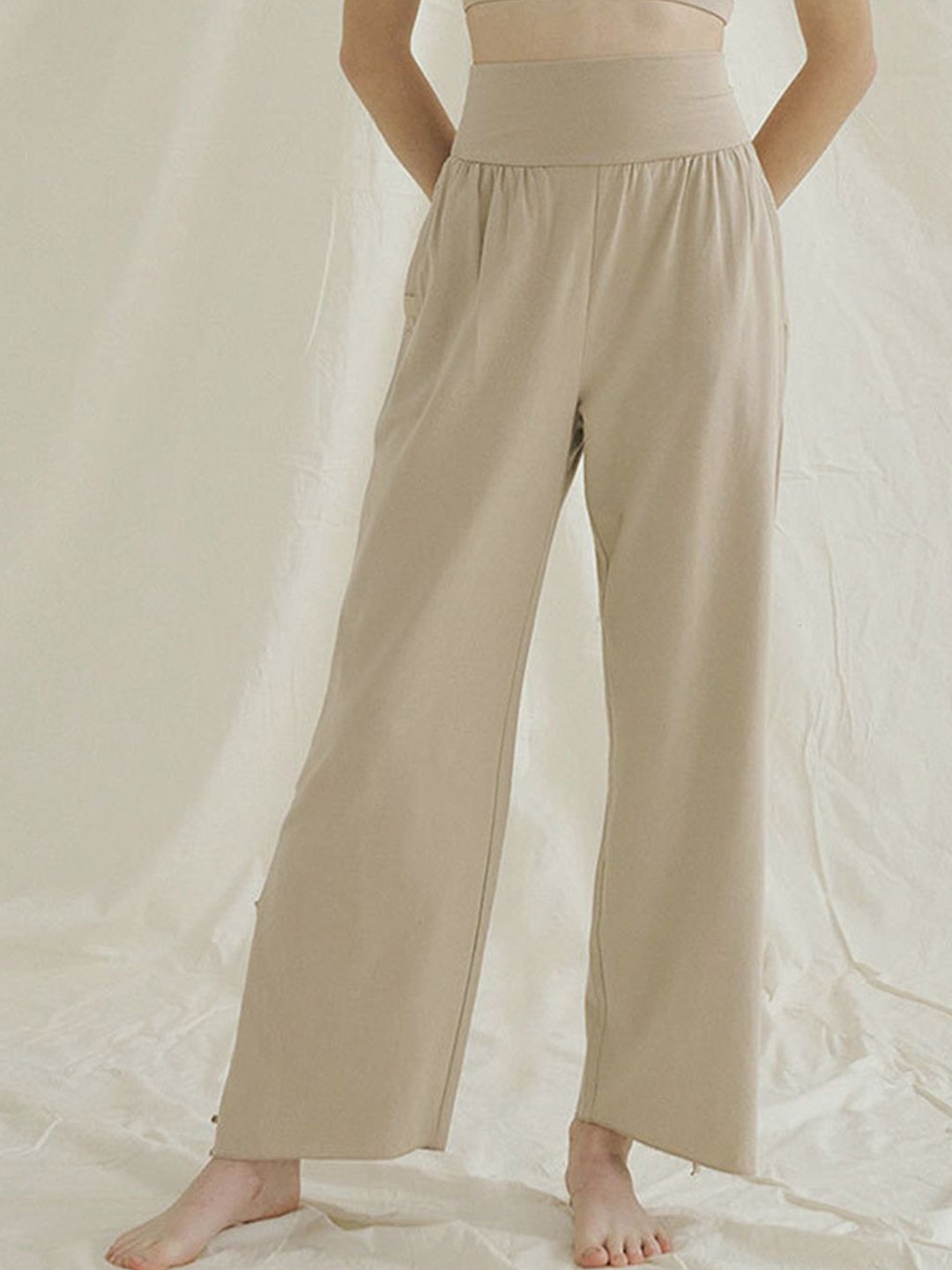 

LULU & SKY Solid High-Waist Lounge Pants, Beige