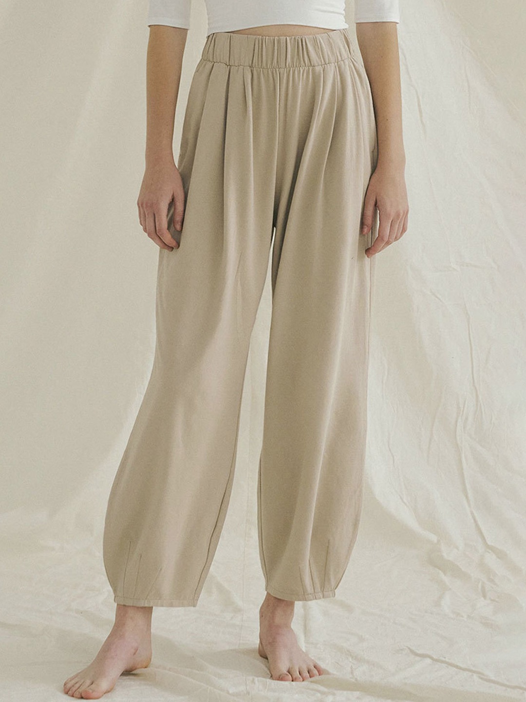 

LULU & SKY Women Beige Track Pants
