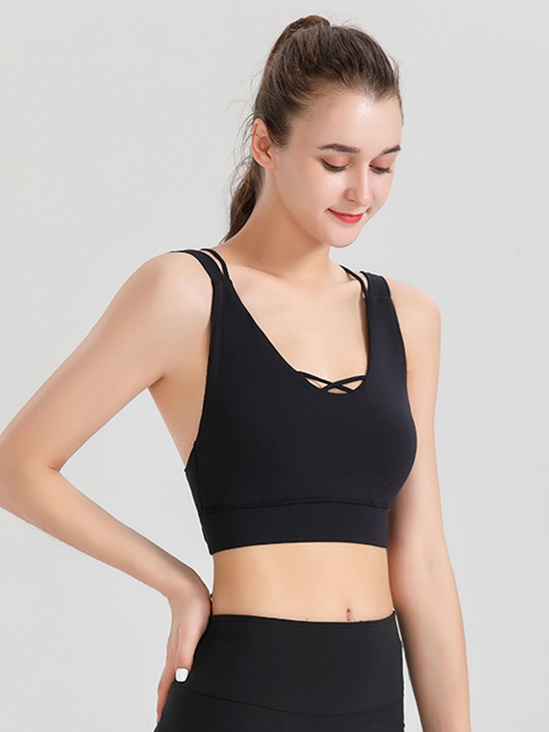 

LULU & SKY Scoop Neck Solid Bralette Sports Top, Black