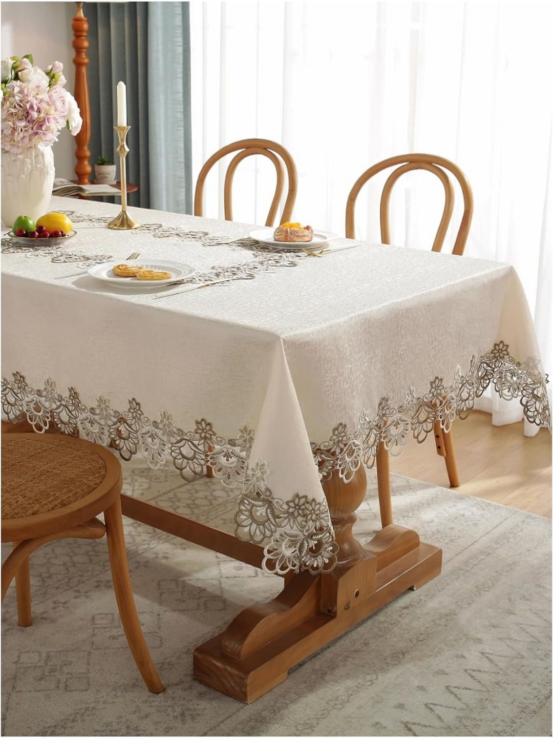 

MONKDECOR Cream-Coloured Floral 8-Seater Table Cover