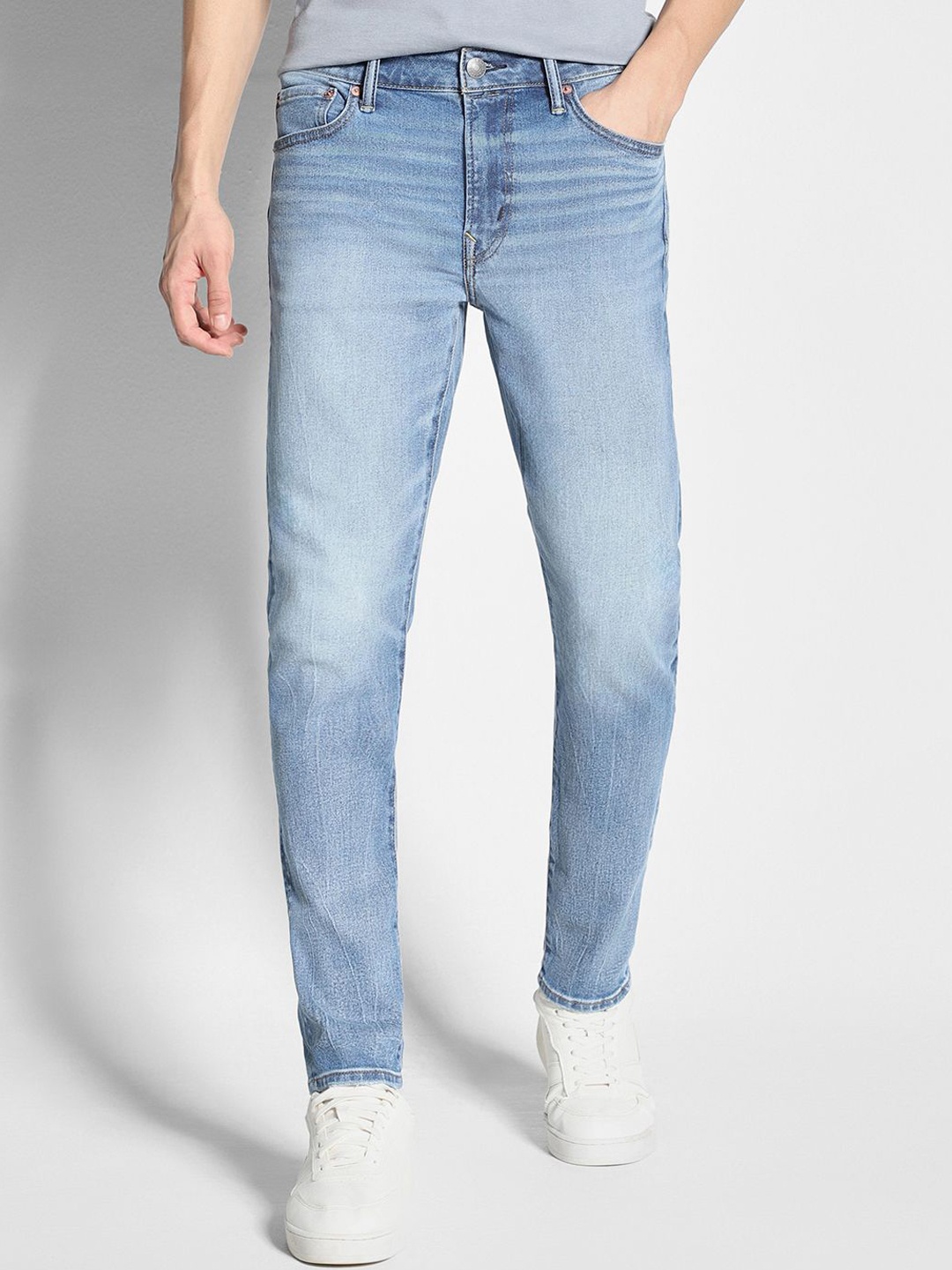 

AMERICAN EAGLE OUTFITTERS Men Low Distress Heavy Fade Jeans, Blue