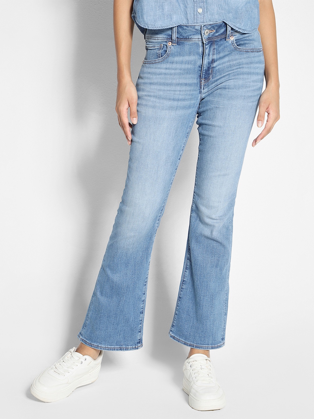 

AMERICAN EAGLE OUTFITTERS Women Bootcut Light Fade Jeans, Blue