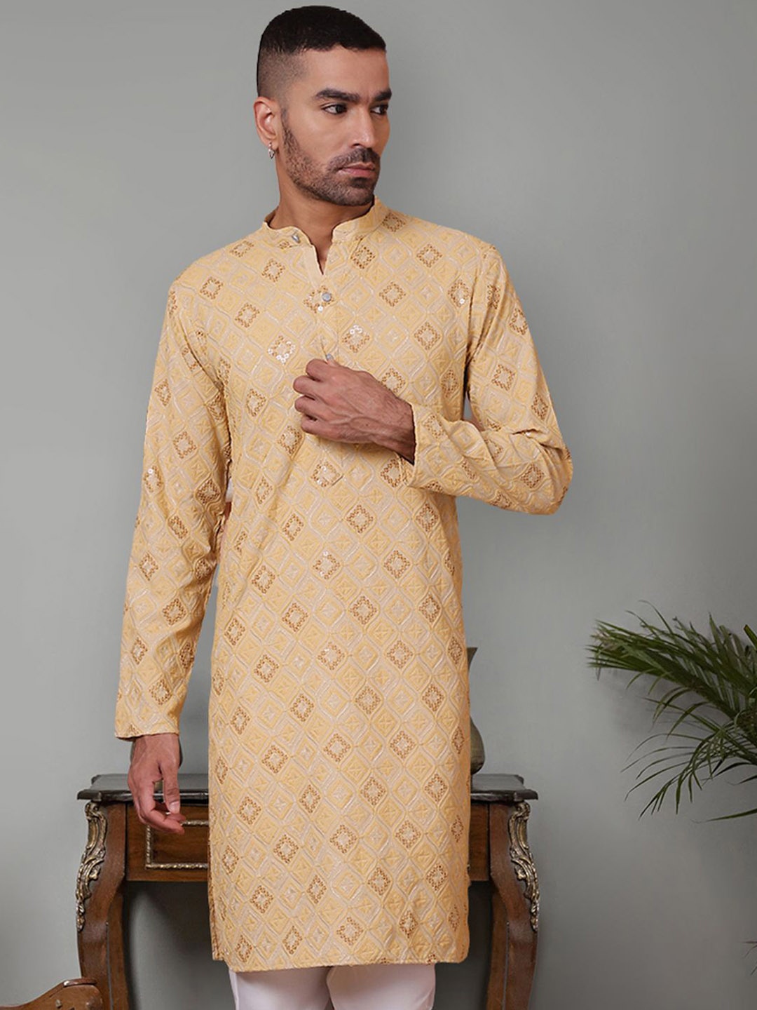 

Jompers Men Geometric Embroidered Thread Work Kurta, Yellow