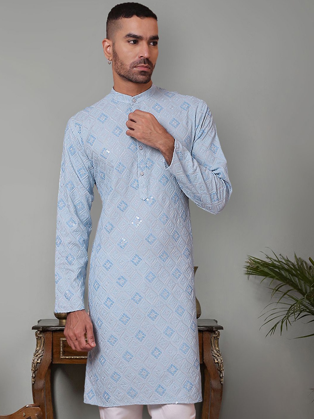 

Jompers Men Geometric Printed Thread Work Kurta, Blue