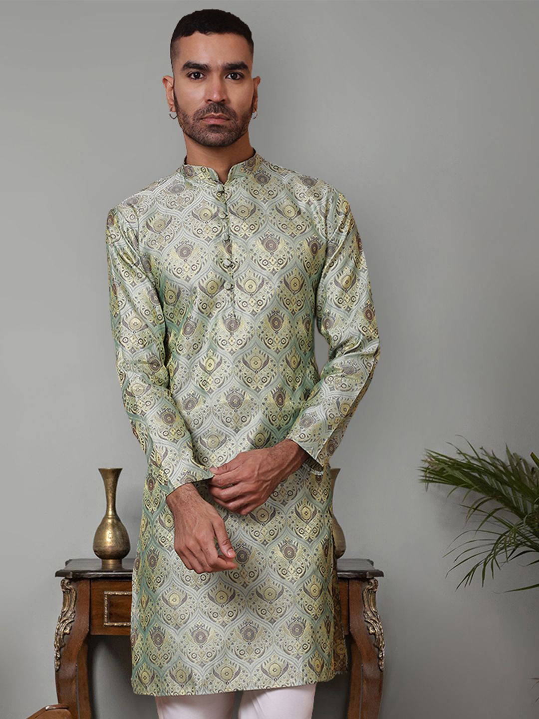 

Jompers Men Embroidered Jacquard Kurta, Green