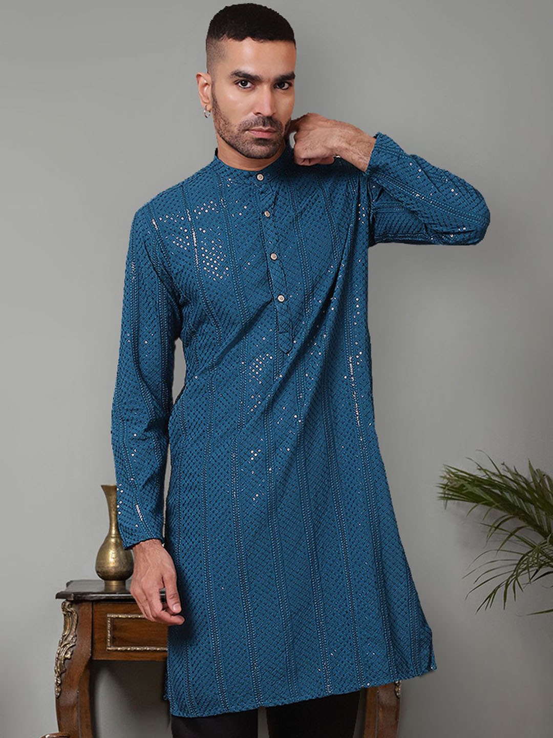 

Jompers Men Flared Sleeves Thread Work Kurta, Blue