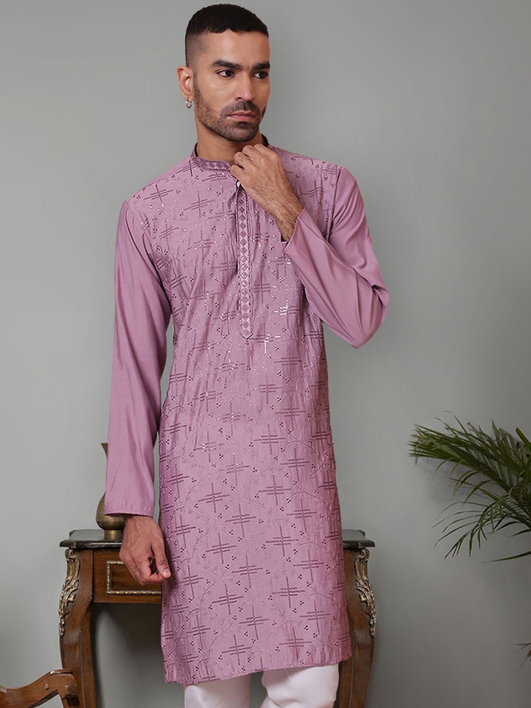 

Jompers Men Geometric Thread Work Floral Kurta, Purple