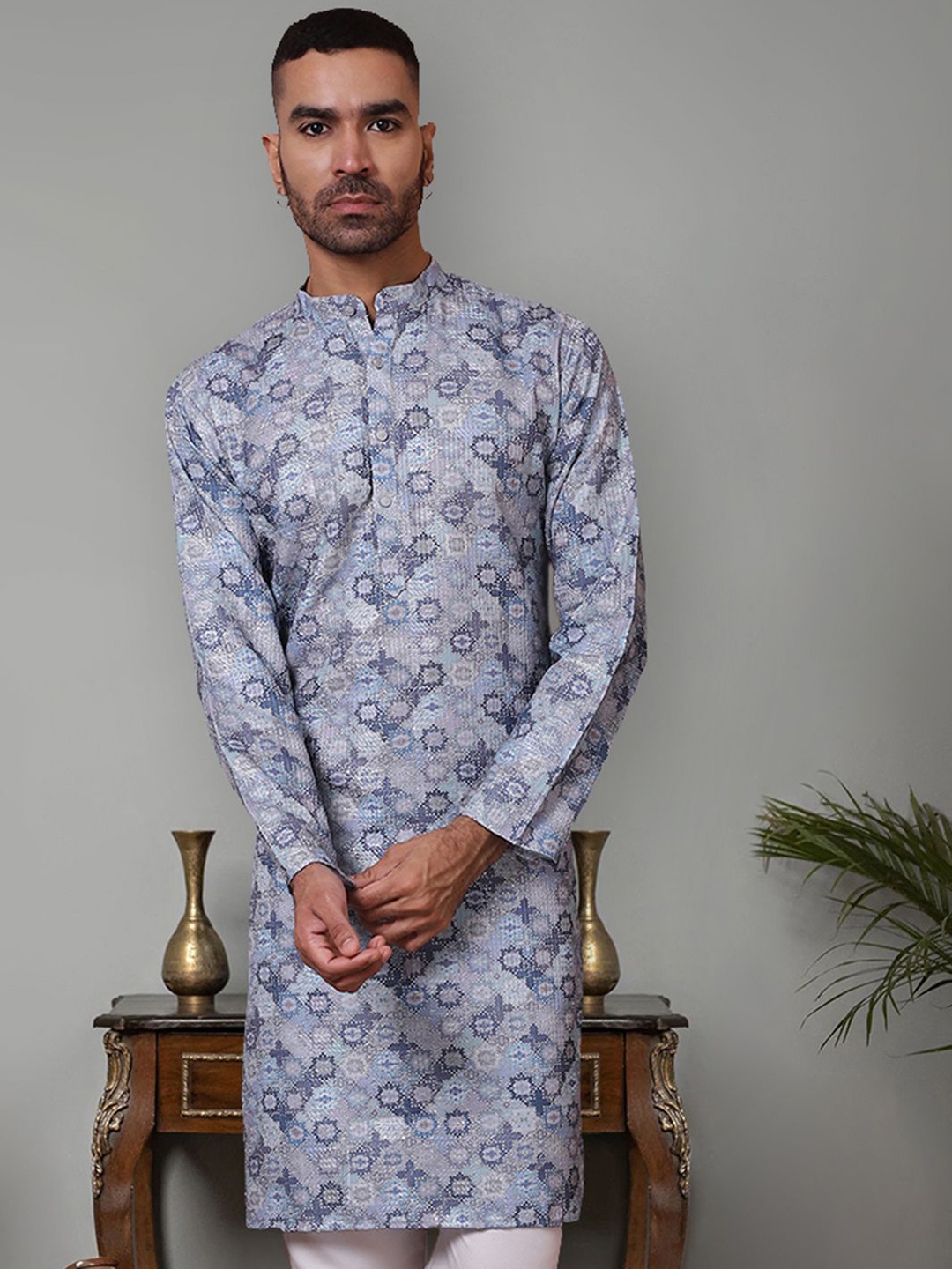 

Jompers Men Printed Thread Work Kurta, Grey
