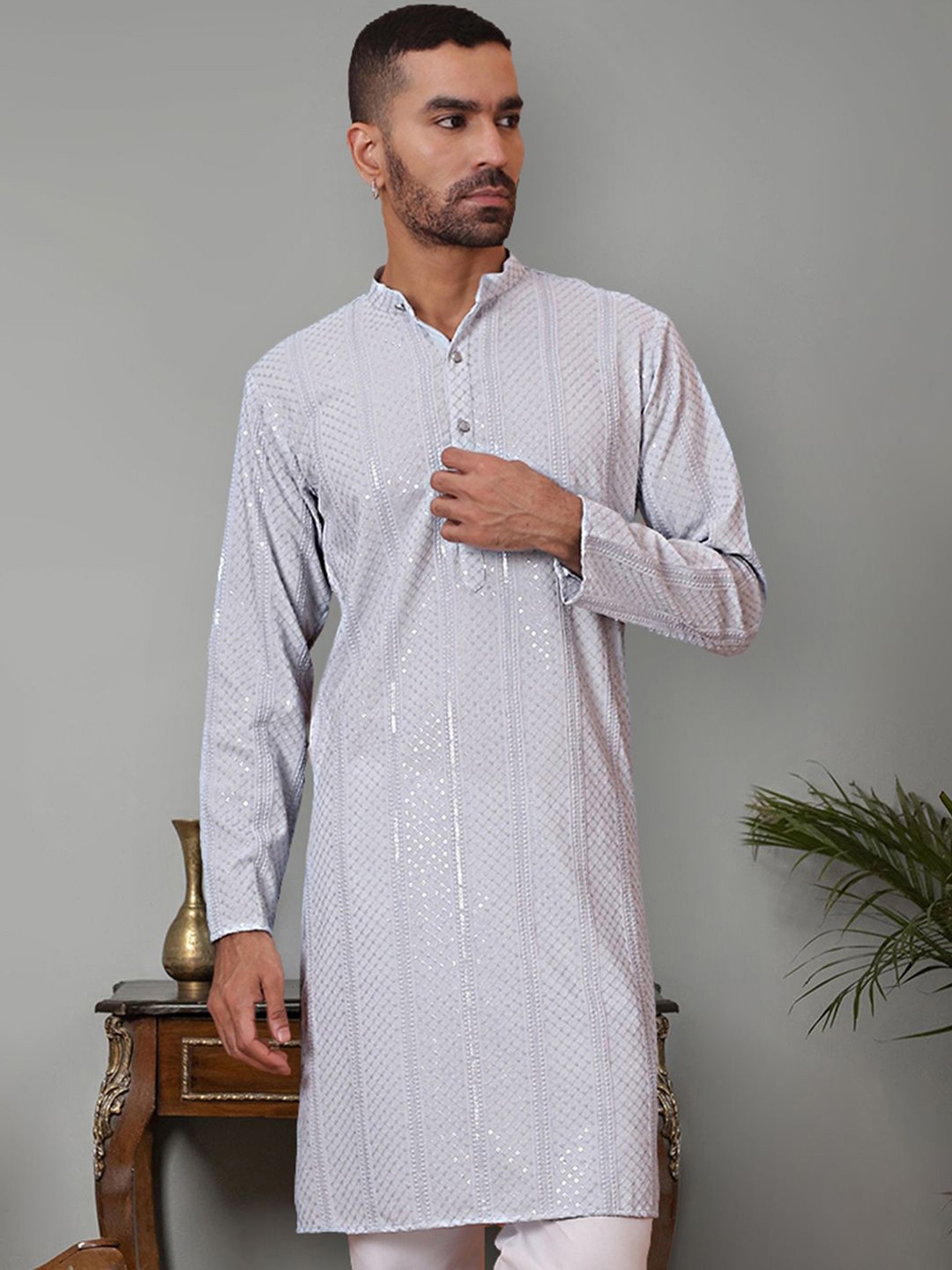 

Jompers Men Geometric Flared Sleeves Thread Work Kurta, Grey