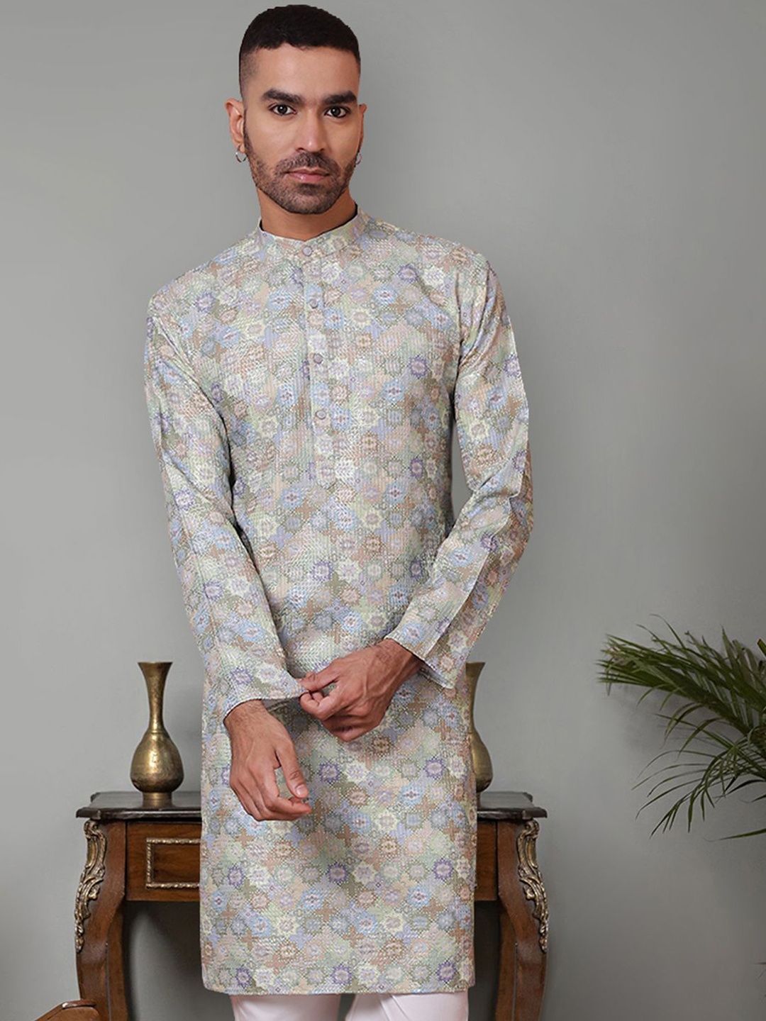 

Jompers Men Floral Flared Sleeves Patchwork Kurta, Green