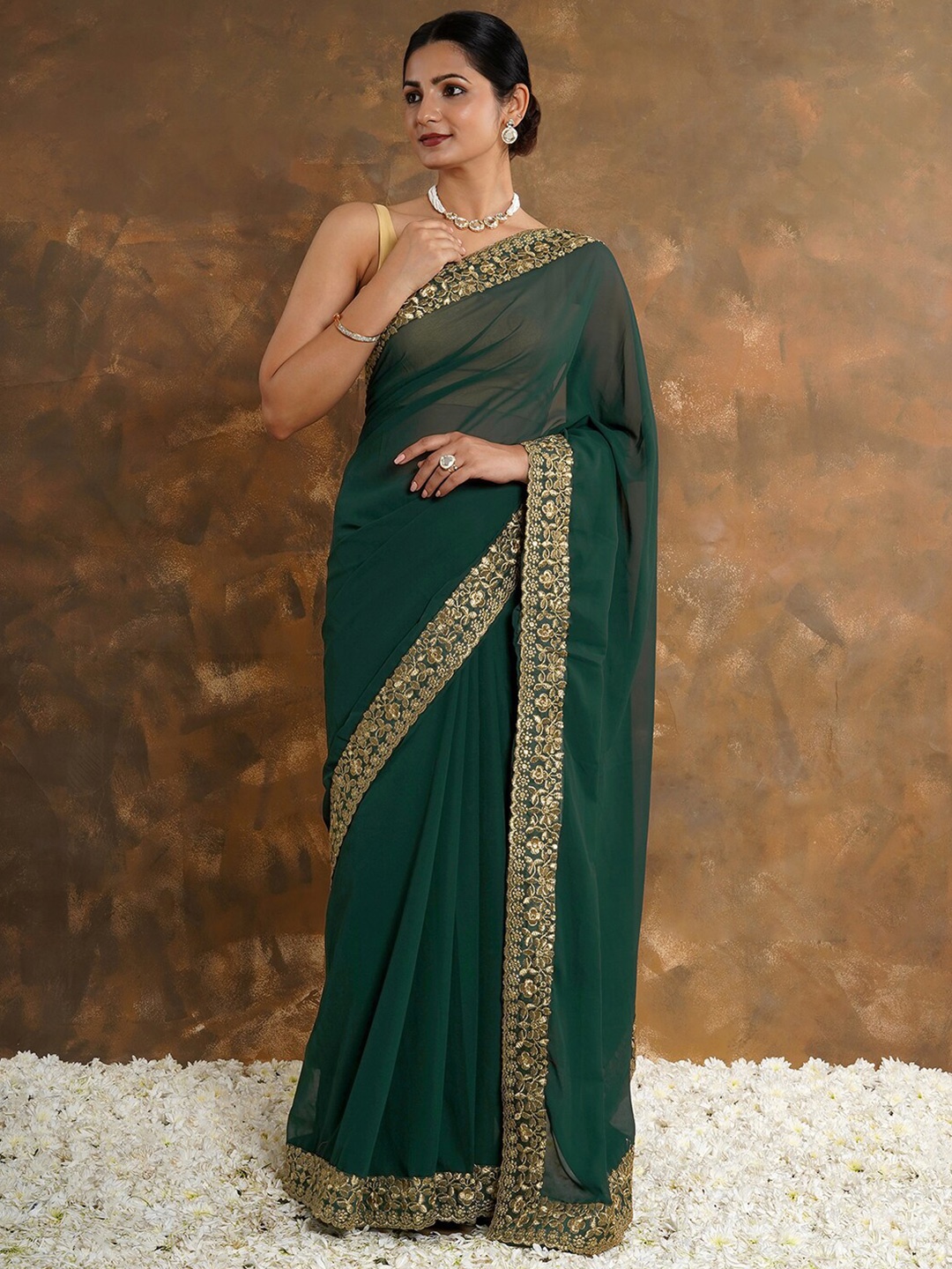 

TEEJH Solid Embroidered Saree, Green