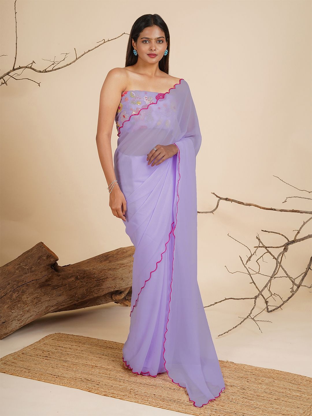 

TEEJH Solid Embroidered Saree, Lavender