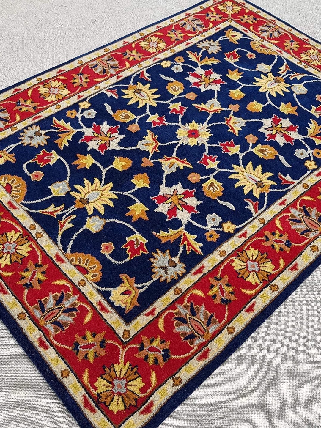 

IMRA CARPET Blue & Red Floral Traditional Woollen Carpet