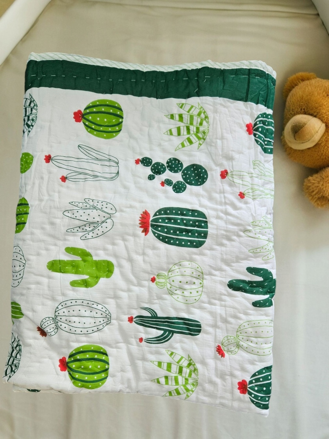 

Feels Like Home White & Green Ethnic Motifs Cotton 300 GSM Reversible Single Bed Quilt