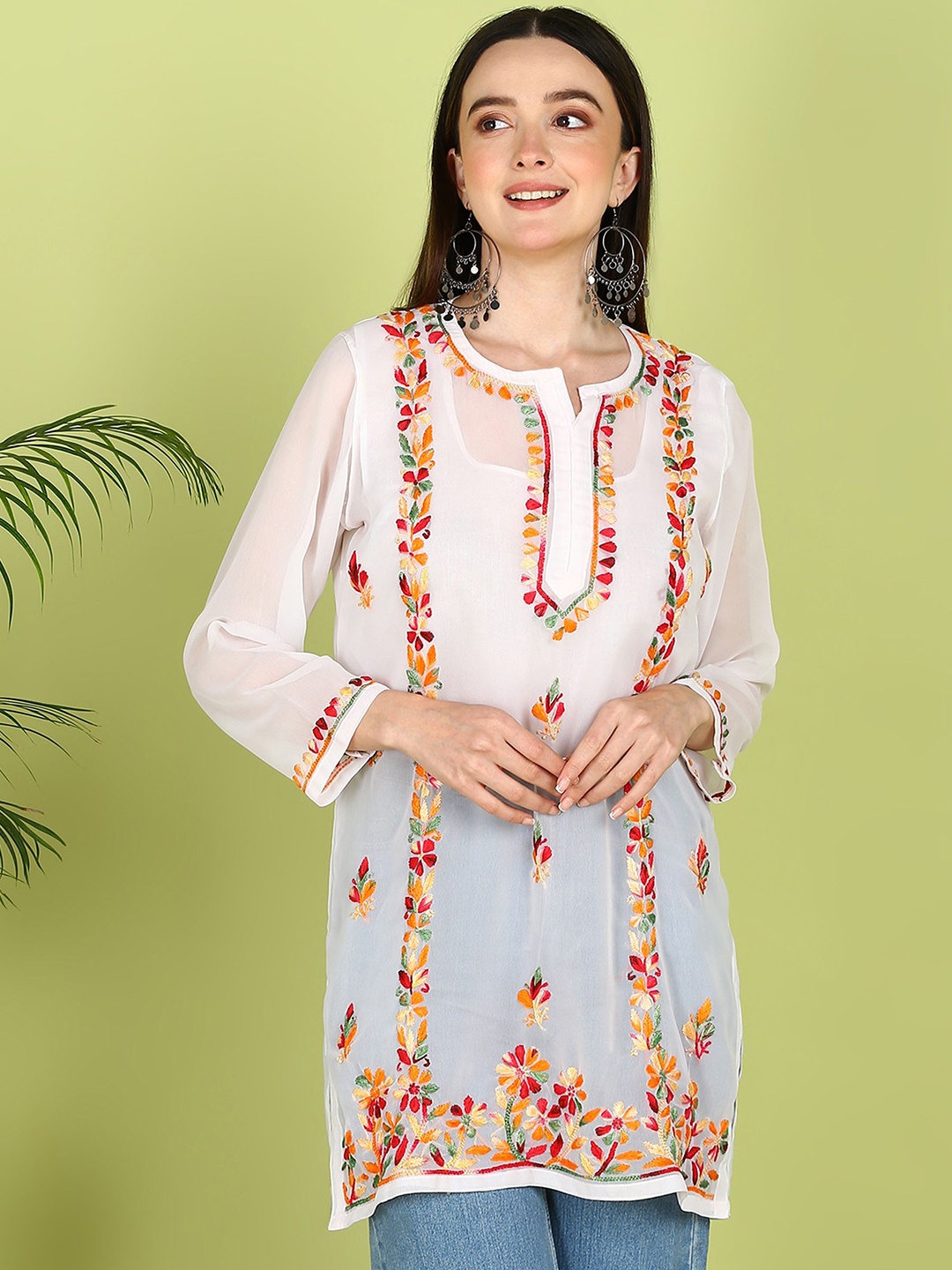 VAHSON Floral Floral Embroidered Georgette Chikankari Kurti, White