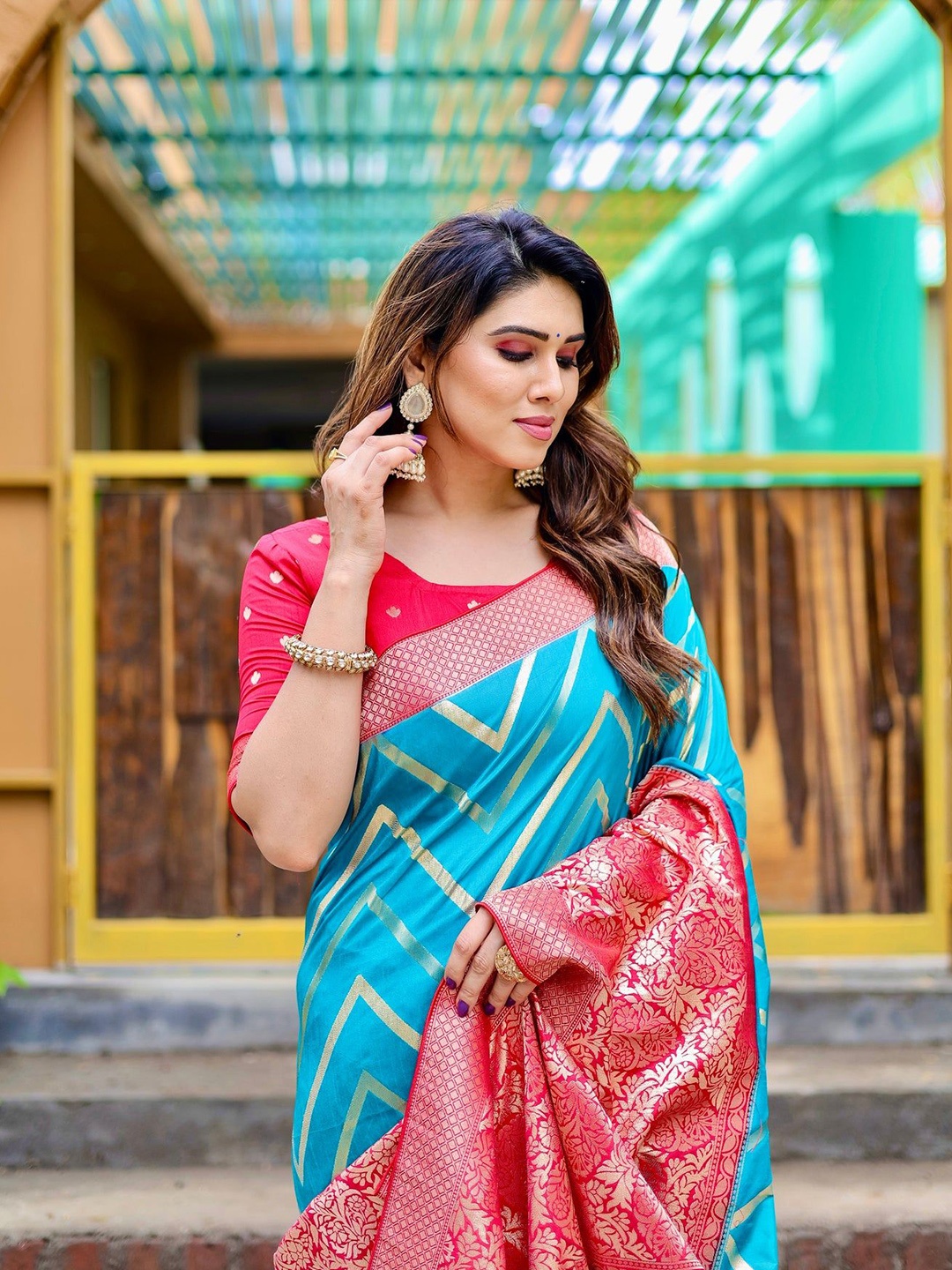 

SHIJILA Woven Design Zari Kanjeevaram Saree, Turquoise blue