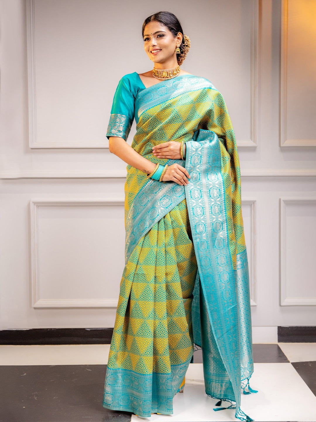 

SHIJILA Ethnic Motifs Zari Kanjeevaram Saree, Turquoise blue