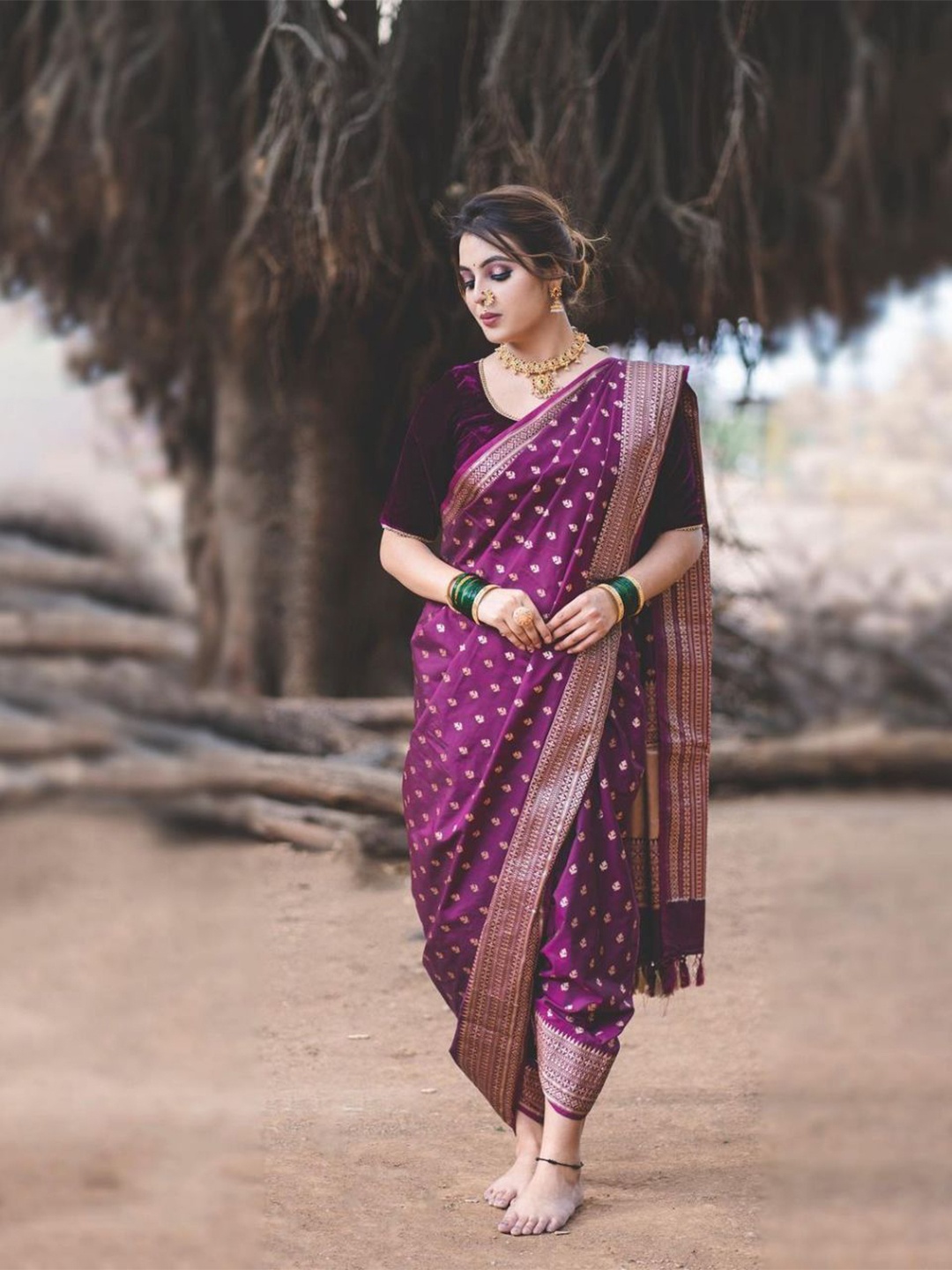 

SHIJILA Woven Design Zari Kanjeevaram Saree, Purple