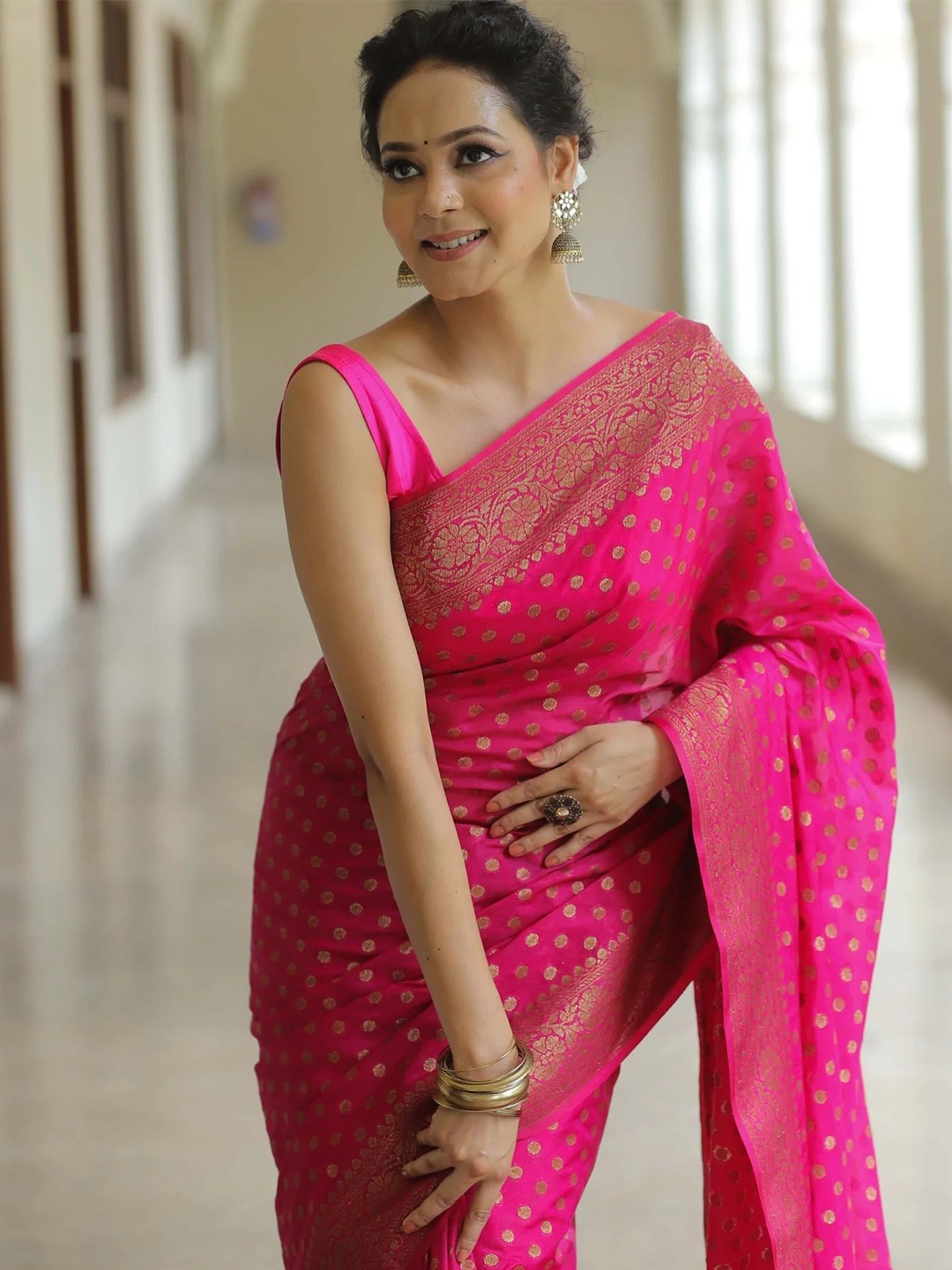 

SHIJILA Woven Design Zari Kanjeevaram Saree, Pink