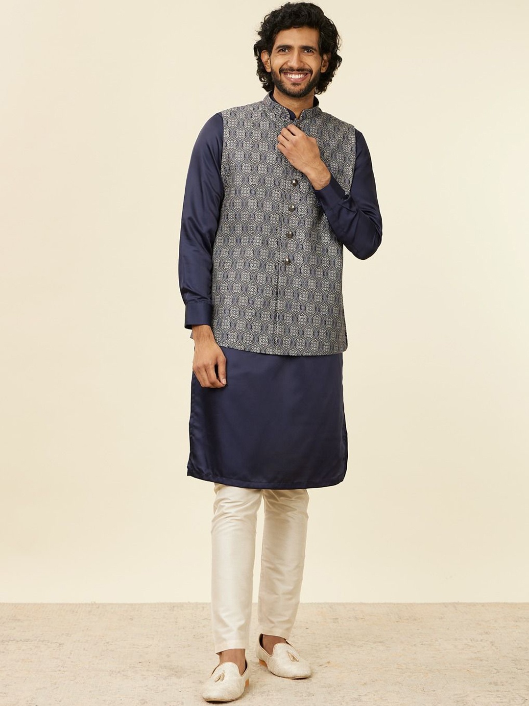 

Manyavar Printed Woven Nehru Jacket, Blue