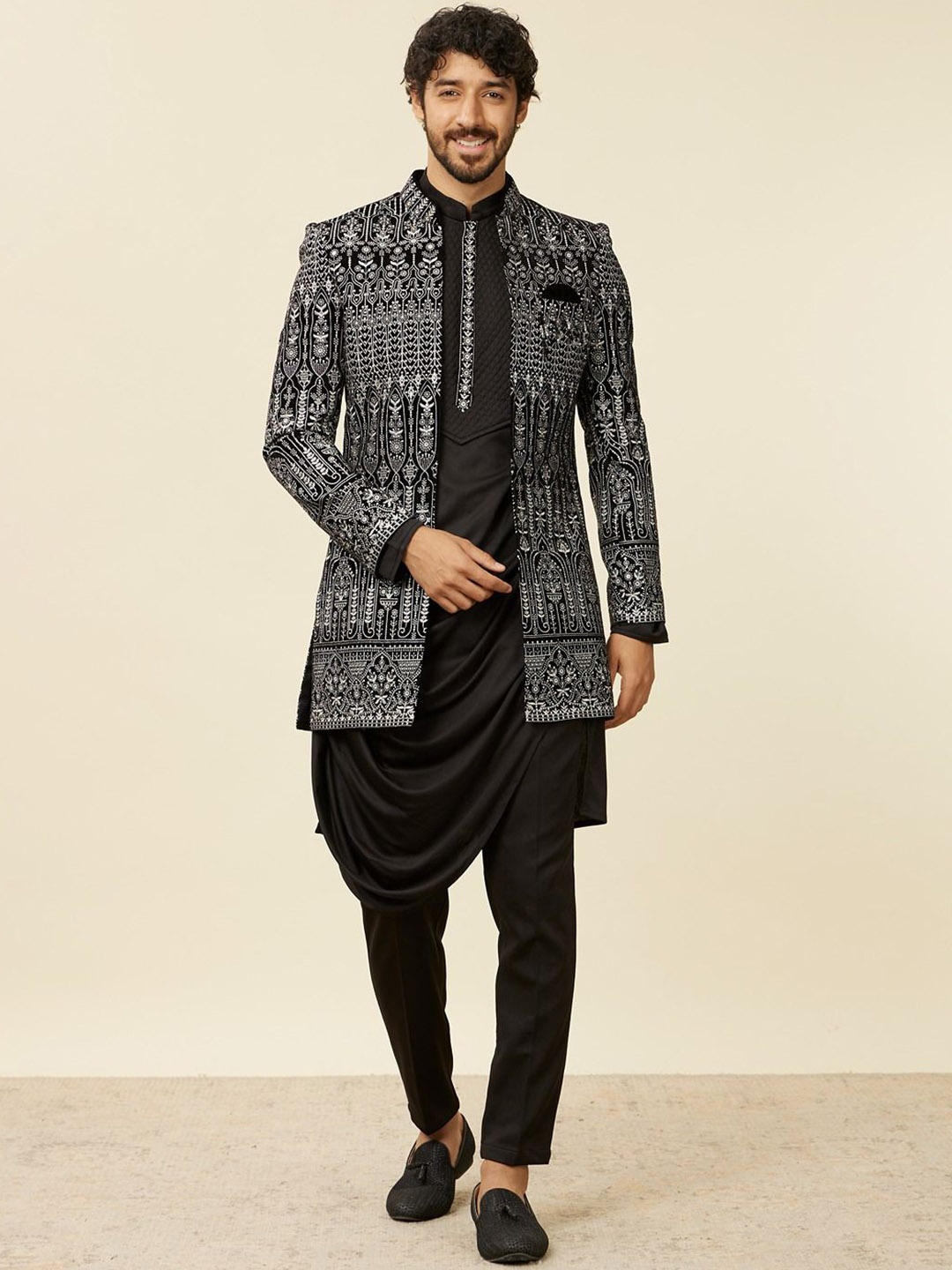Manyavar Men Embroidered Sherwani Set, Black