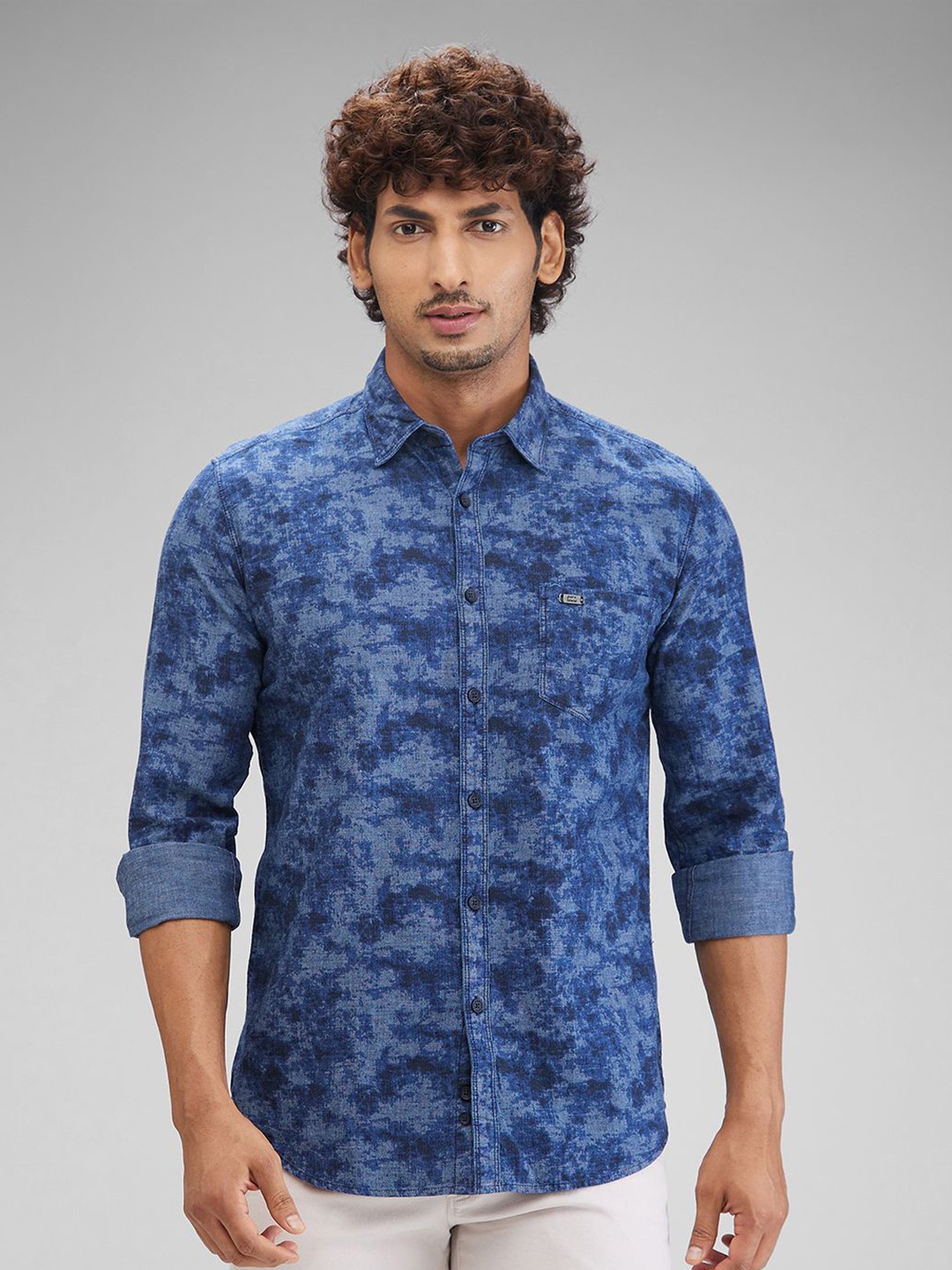 

Parx Men Slim Fit Opaque Printed Casual Shirt, Blue