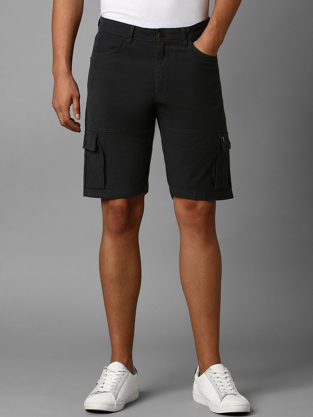 

Louis Philippe Jeans Men Slim Fit Cargo Shorts, Black
