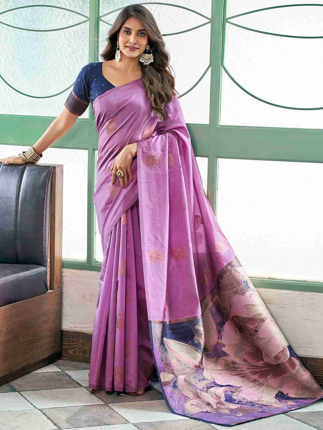

revika Woven Design Zari Pure Silk Kanjeevaram Saree, Pink