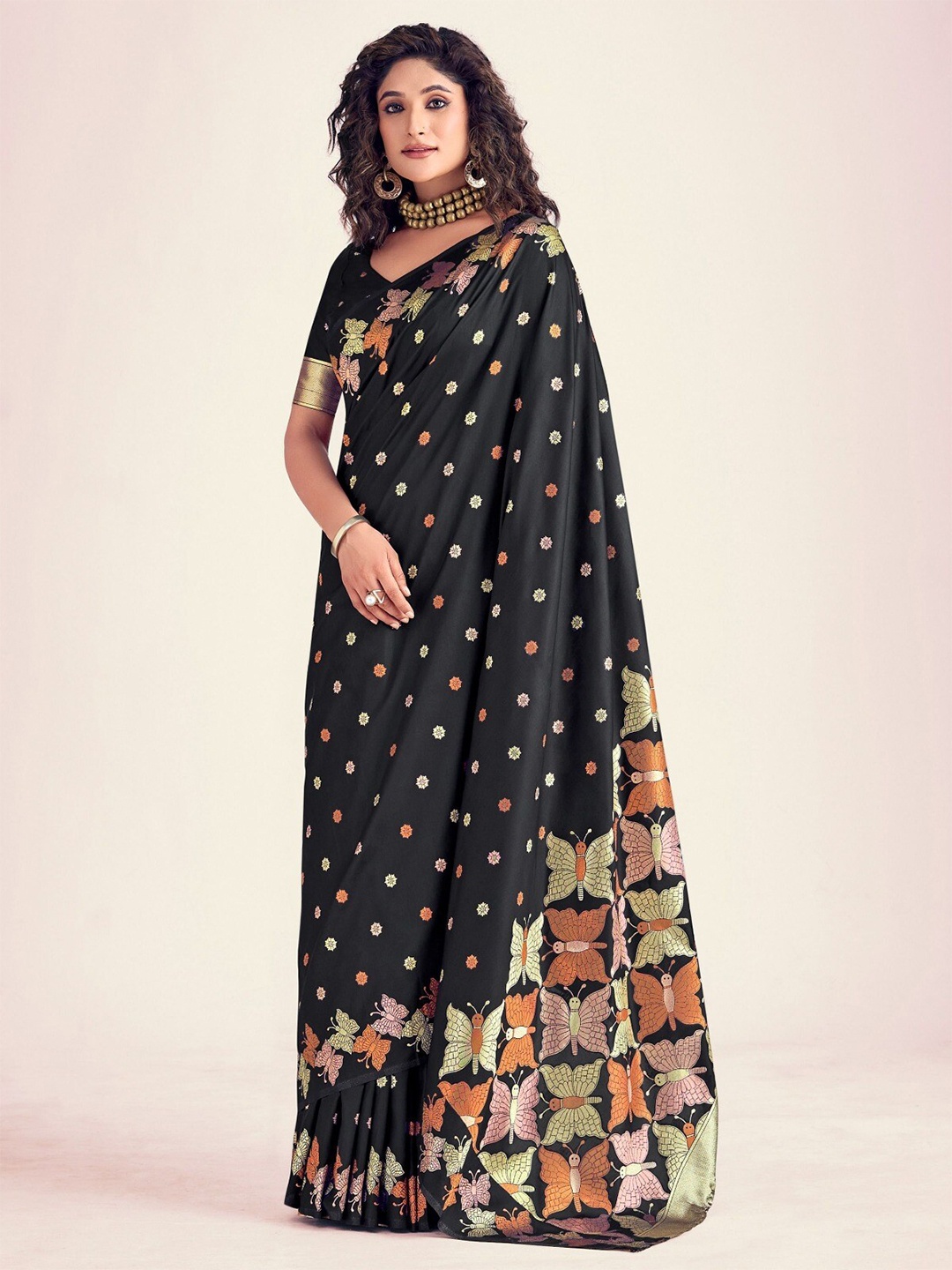 

revika Woven Design Zari Pure Silk Kanjeevaram Saree, Black