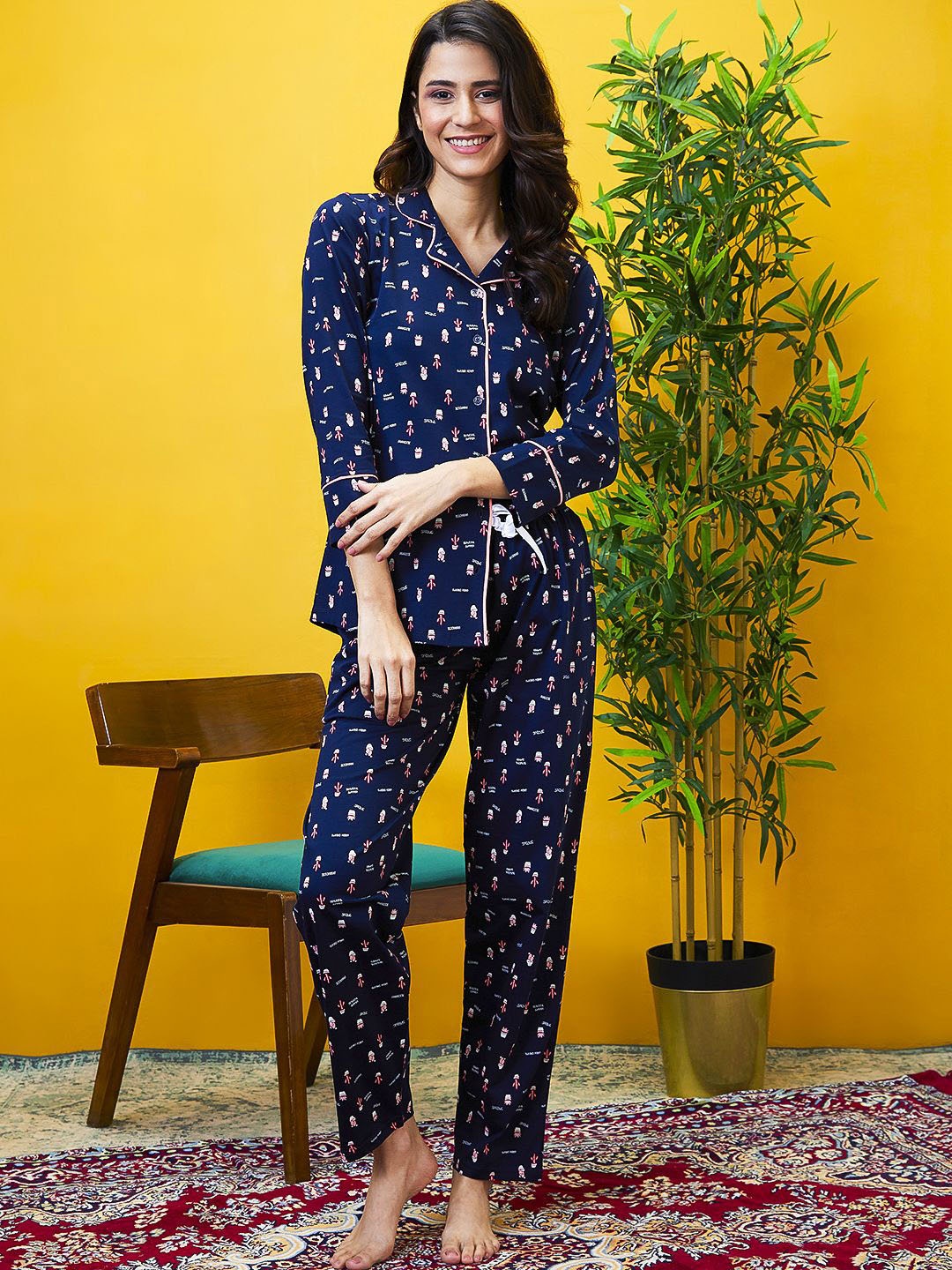 

AV2 Women Printed Night suit, Navy blue