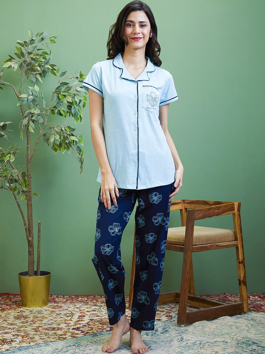 

AV2 Women Floral Printed Night suit, Turquoise blue