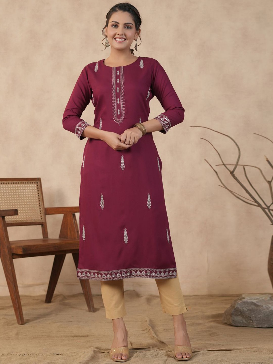 

Readiprint Fashions Women Ethnic Motifs Embroidered Thread Work Kurta, Burgundy