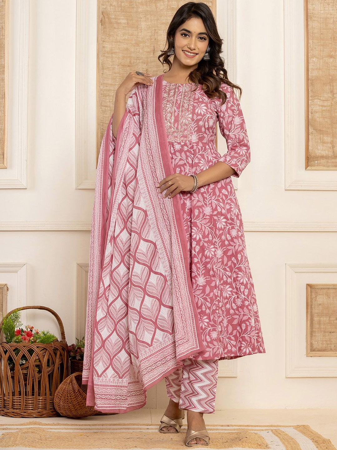 

Yufta Women Floral Embroidered Pure Cotton Kurta with Trousers & With Dupatta, Mauve