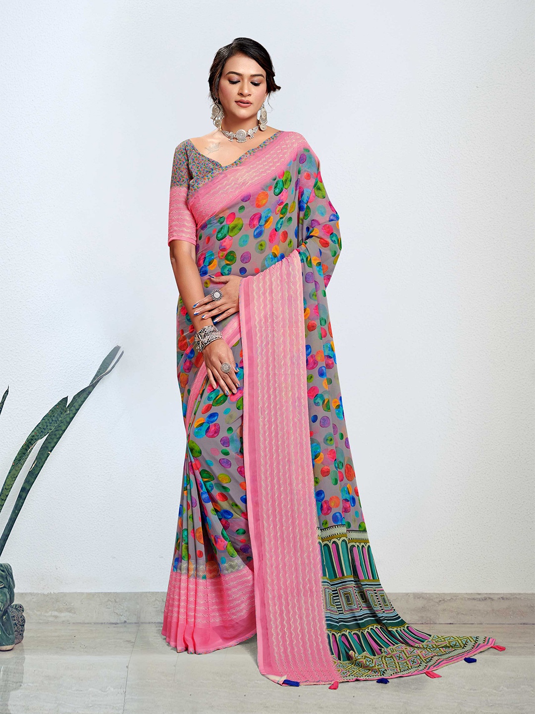 

Mitera Printed Embellished Saree, Pink