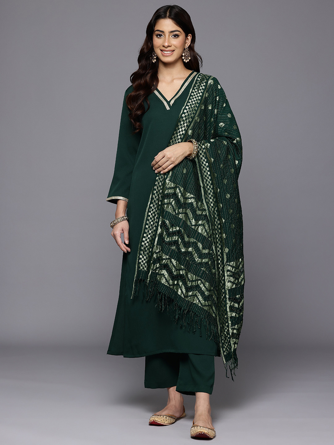 

Varanga Women Regular Gotta Patti Silk Crepe Kurta with Trousers & With Dupatta, Green