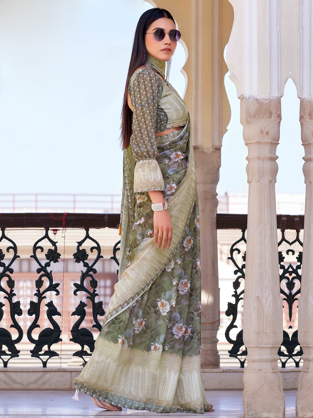 

Mitera Floral Sequinned Saree, Green