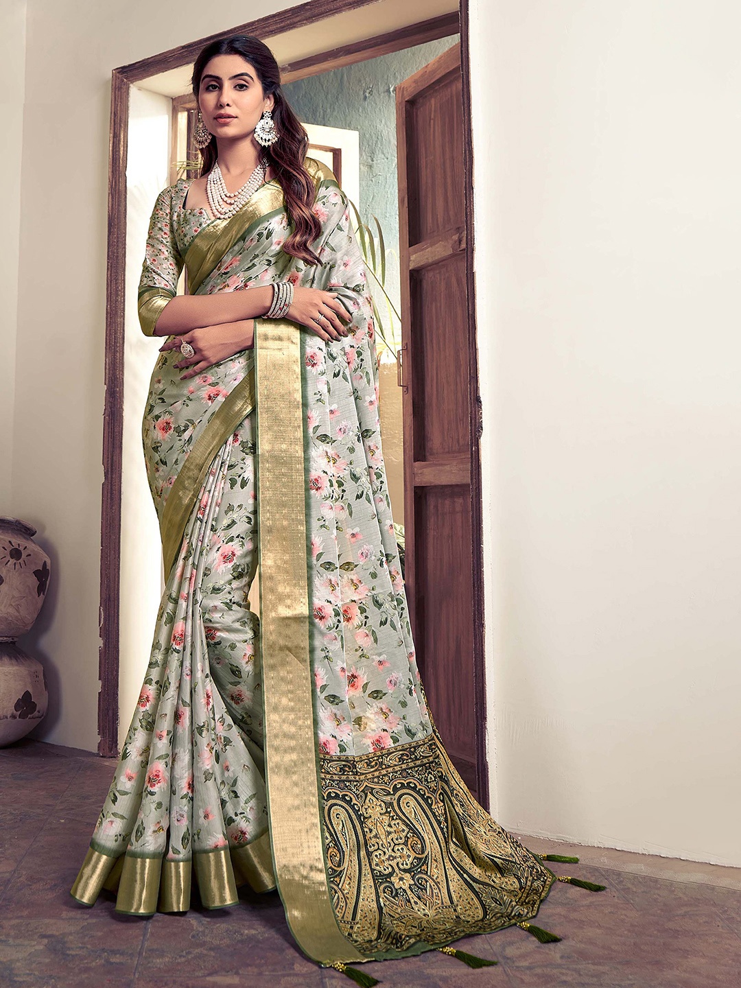 

Mitera Zari Floral Tussar Saree, Green