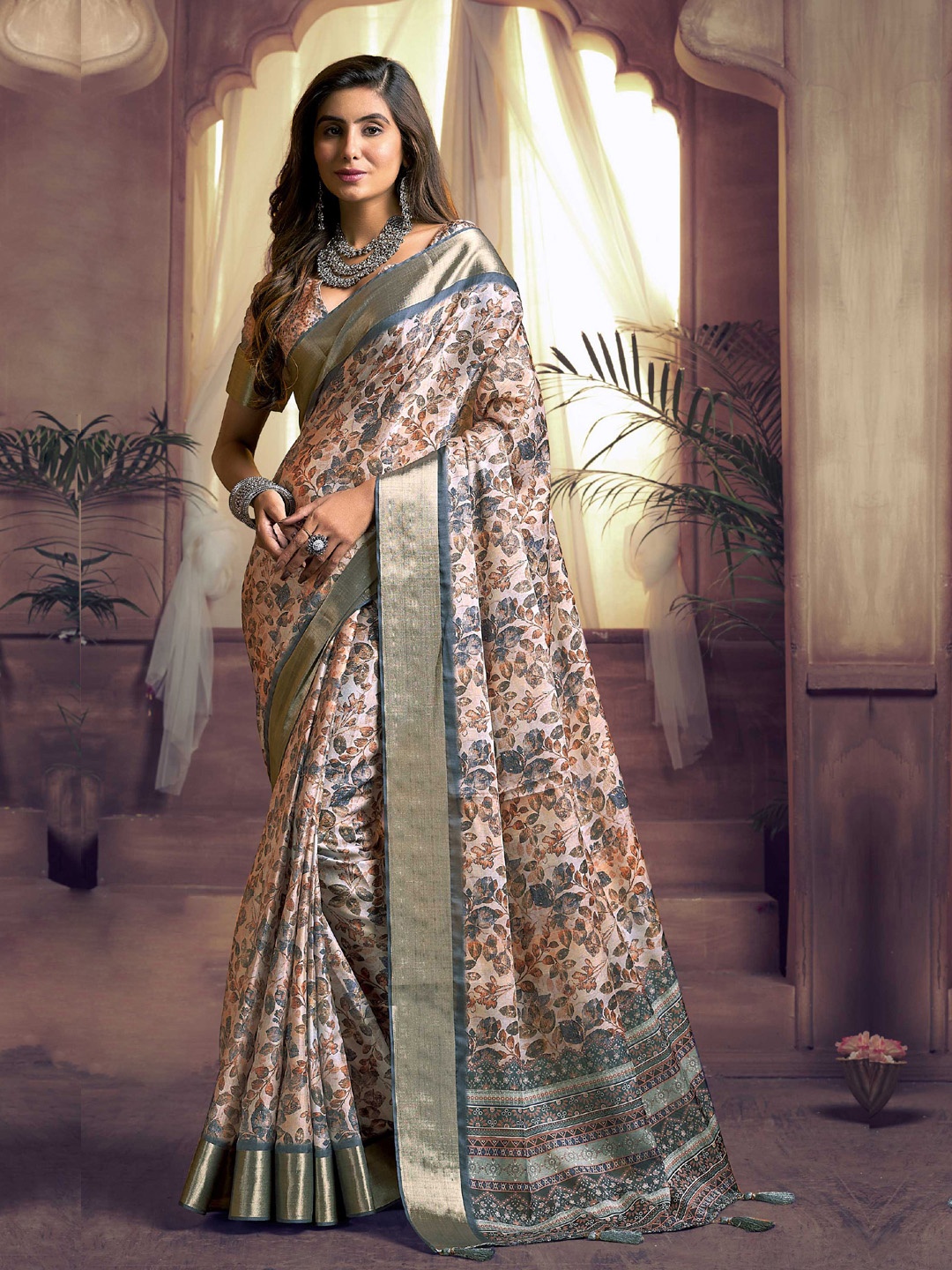 

Mitera Floral Zari Tussar Saree, Peach