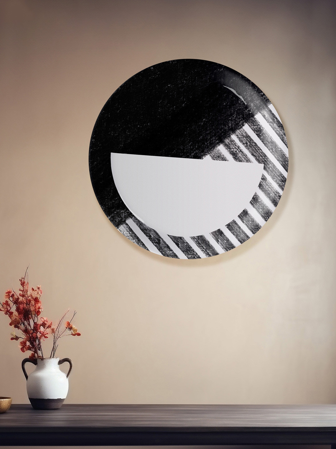 

nestroots Black & White Printed Round Shaped Ceramic Wall Decor Plate