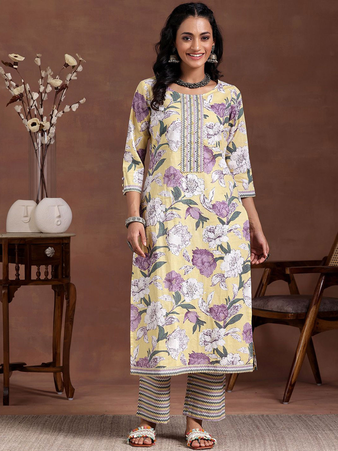

Libas Women Floral Printed Regular Gotta Patti Pure Cotton Kurta with Palazzos, Yellow