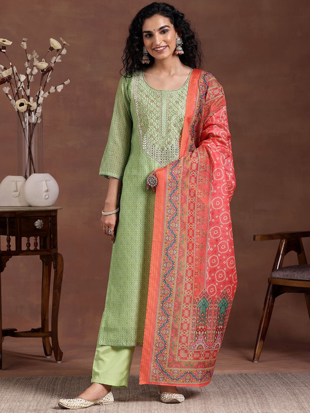 

Libas Women Ethnic Motifs Printed Regular Kurta with Trousers & With Dupatta, Green