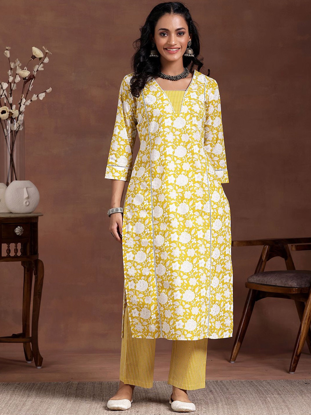 

Libas Yellow Women Floral Printed Regular Pure Cotton Kurta with Trousers