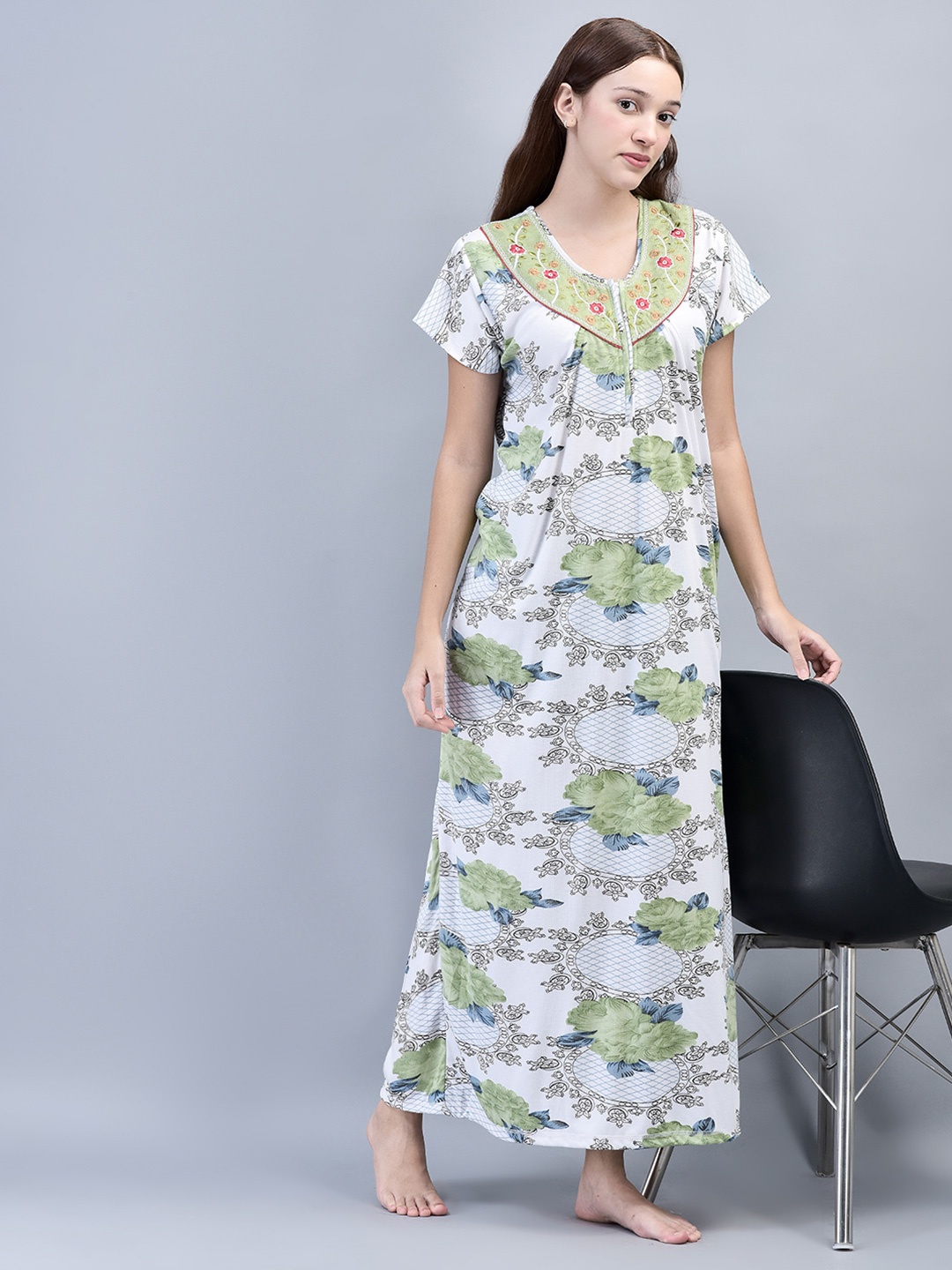 

Noty Floral Printed V-Neck Short Sleeves Maxi Nightdress, White